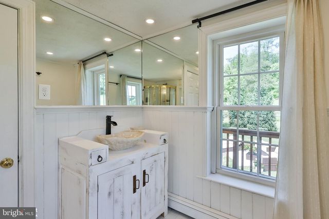 8967 EASTON RD, Ottsville, PA 18942