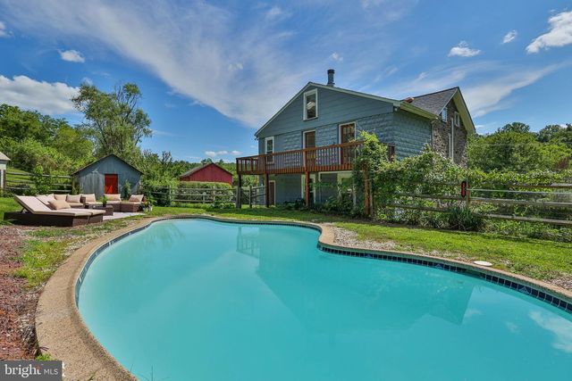 8967 EASTON RD, Ottsville, PA 18942