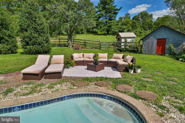 8967 EASTON RD, Ottsville, PA 18942