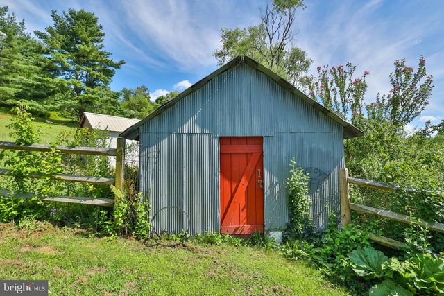 8967 EASTON RD, Ottsville, PA 18942
