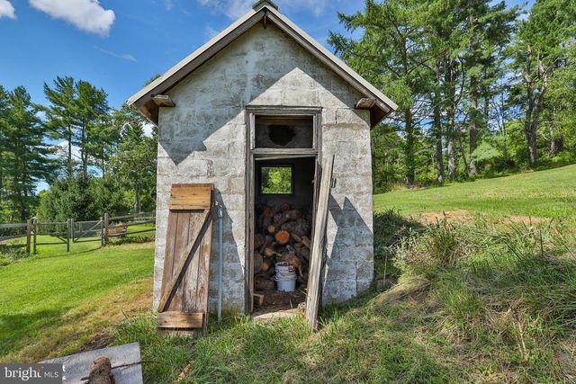 8967 EASTON RD, Ottsville, PA 18942