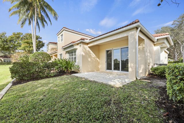 516 Commons Drive, Palm Beach Gardens, FL 33418