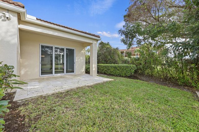516 Commons Drive, Palm Beach Gardens, FL 33418