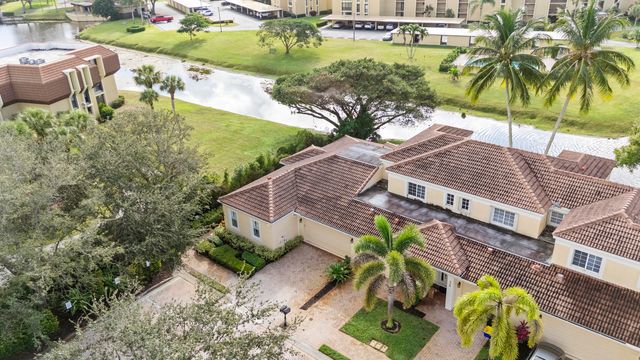 516 Commons Drive, Palm Beach Gardens, FL 33418