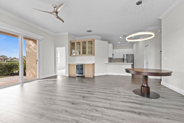 516 Commons Drive, Palm Beach Gardens, FL 33418