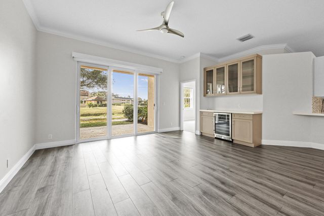 516 Commons Drive, Palm Beach Gardens, FL 33418