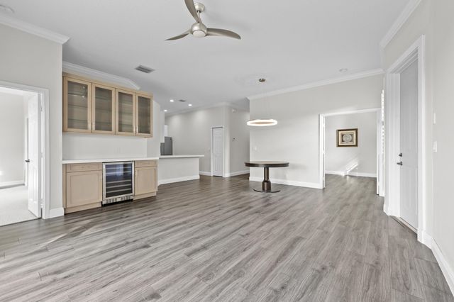 516 Commons Drive, Palm Beach Gardens, FL 33418