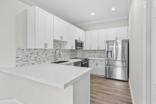 516 Commons Drive, Palm Beach Gardens, FL 33418