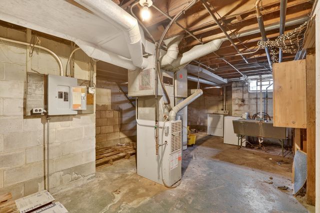 1707 Carney Avenue, Rockford, IL 61103