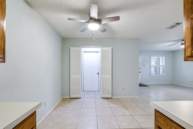 6517 OAK FOREST Court, Fort Worth, TX 76112