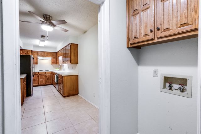 6517 OAK FOREST Court, Fort Worth, TX 76112