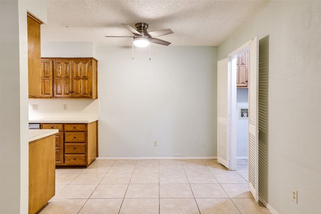 6517 OAK FOREST Court, Fort Worth, TX 76112