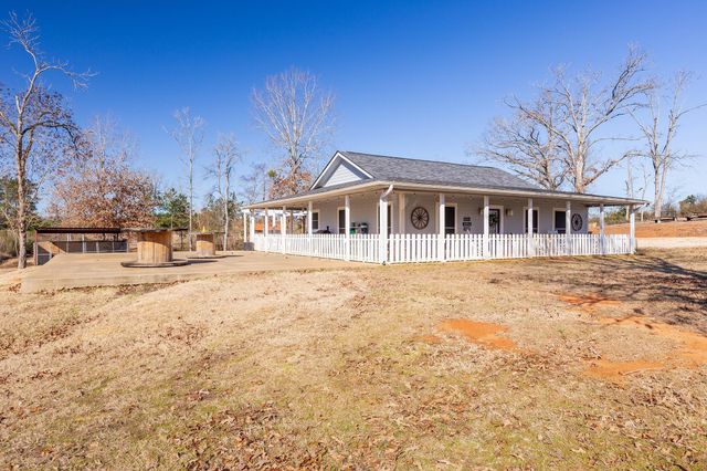 2731 Fm 225, Douglass, TX 75943