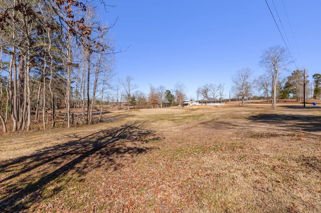 2731 Fm 225, Douglass, TX 75943