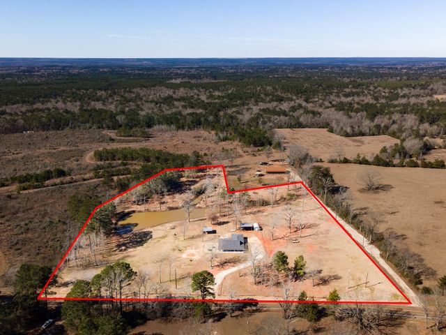 2731 Fm 225, Douglass, TX 75943