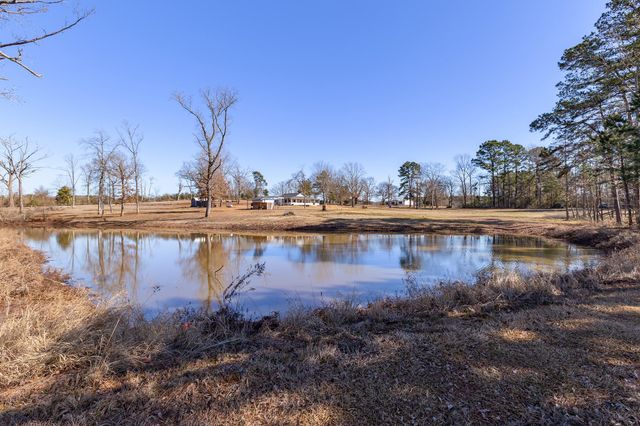 2731 Fm 225, Douglass, TX 75943