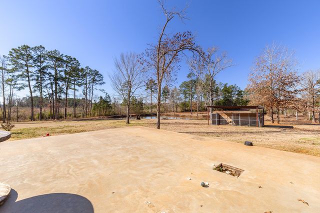 2731 Fm 225, Douglass, TX 75943