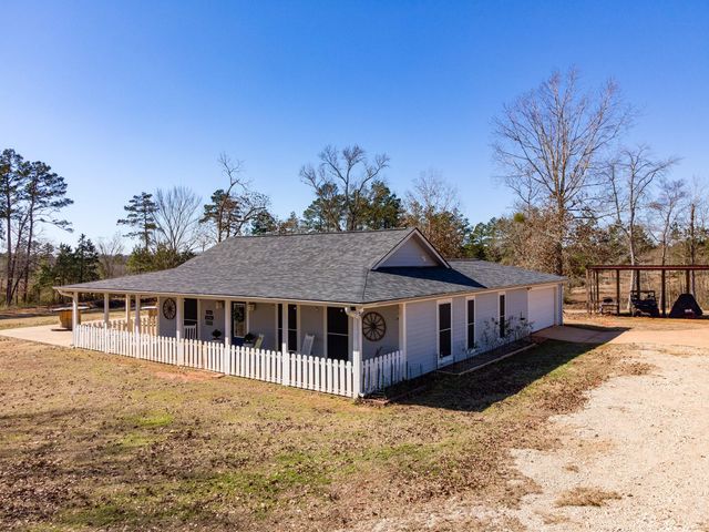 2731 Fm 225, Douglass, TX 75943