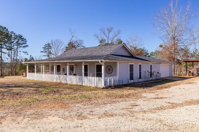 2731 Fm 225, Douglass, TX 75943