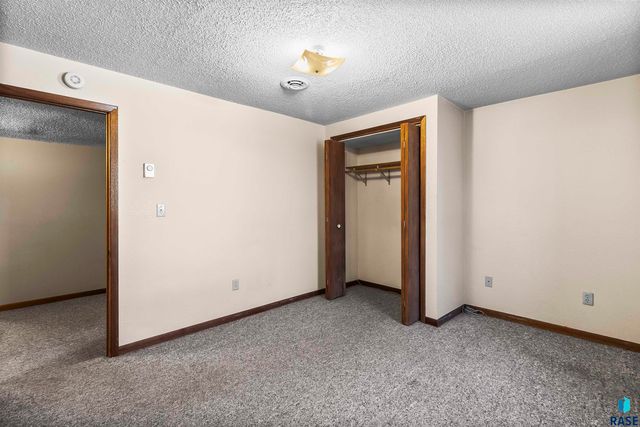 26097 468th Ave Avenue, Sioux Falls, SD 57107