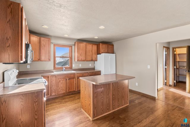 26097 468th Ave Avenue, Sioux Falls, SD 57107