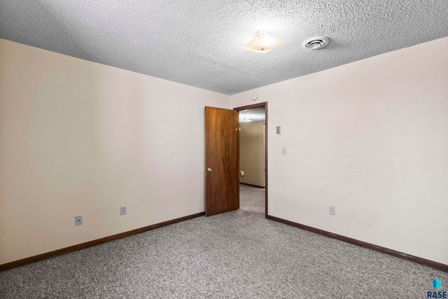 26097 468th Ave Avenue, Sioux Falls, SD 57107