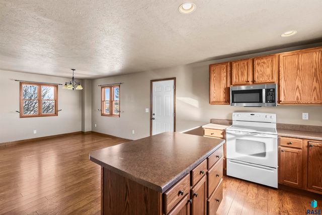 26097 468th Ave Avenue, Sioux Falls, SD 57107