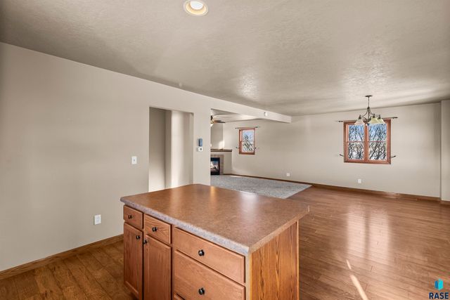 26097 468th Ave Avenue, Sioux Falls, SD 57107