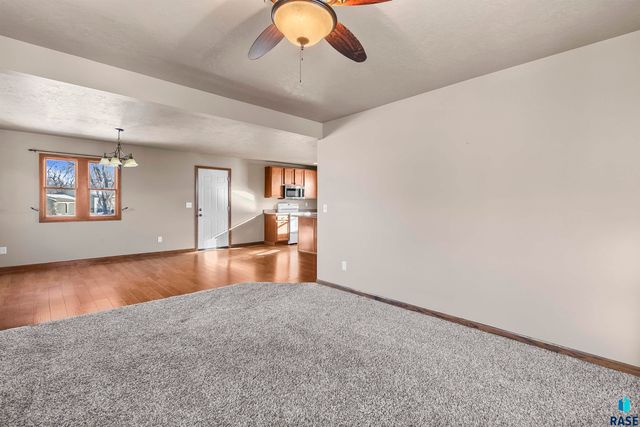 26097 468th Ave Avenue, Sioux Falls, SD 57107