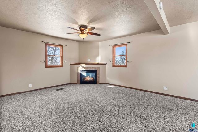 26097 468th Ave Avenue, Sioux Falls, SD 57107