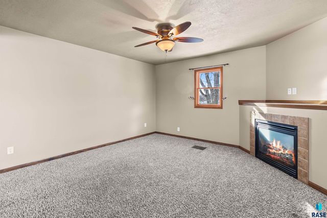 26097 468th Ave Avenue, Sioux Falls, SD 57107