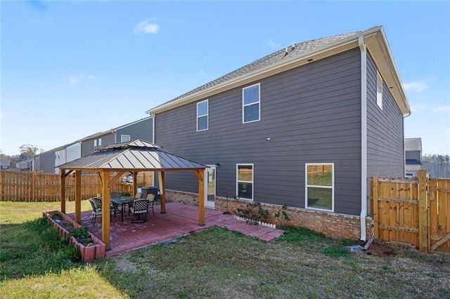 318 W Sandy Creek Drive, Covington, GA 30014
