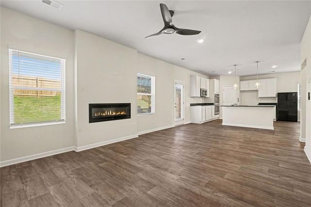 318 W Sandy Creek Drive, Covington, GA 30014