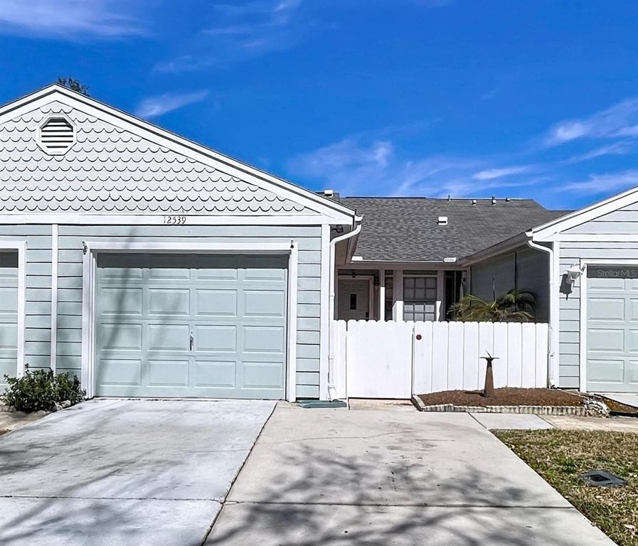 12539 KNOLLBROOK LANE, Hudson, FL 34669