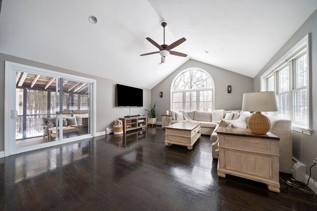 461 Maple St, Franklin, MA 02038