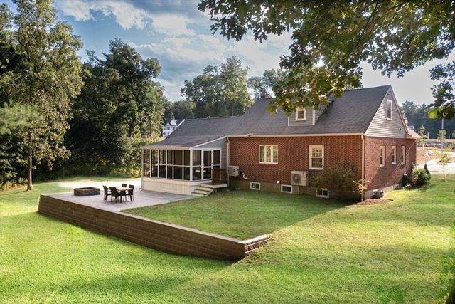 461 Maple St, Franklin, MA 02038