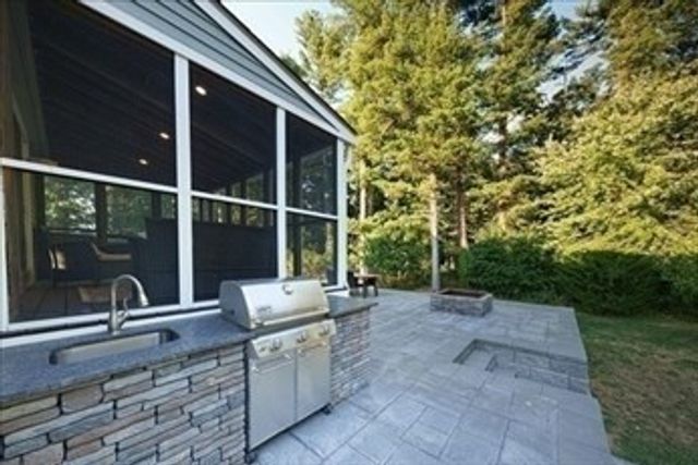 461 Maple St, Franklin, MA 02038