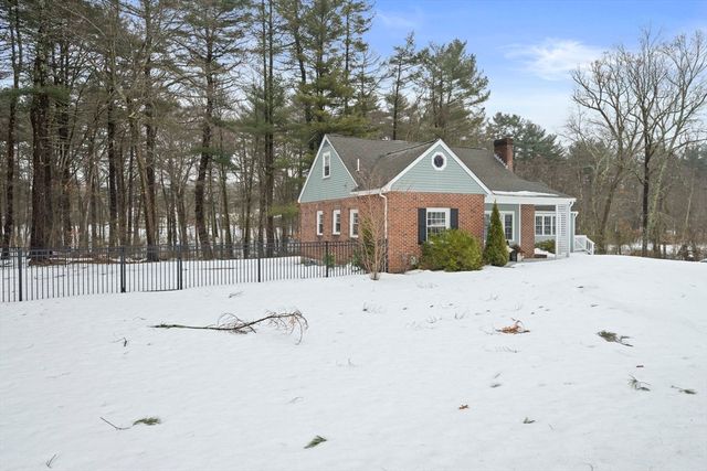 461 Maple St, Franklin, MA 02038