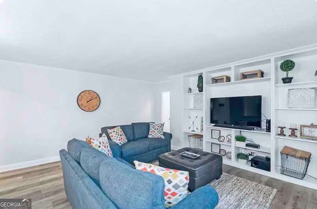 300 Peachtree Street NE 10O, Atlanta, GA 30308