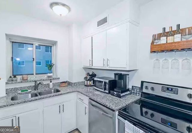 300 Peachtree Street NE 10O, Atlanta, GA 30308
