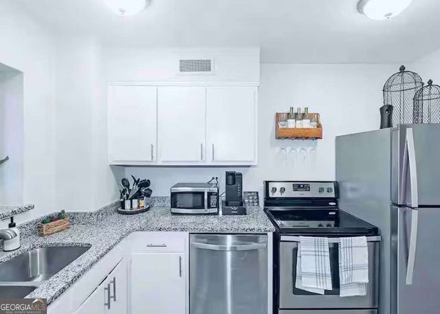 300 Peachtree Street NE 10O, Atlanta, GA 30308