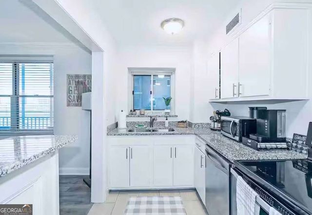 300 Peachtree Street NE 10O, Atlanta, GA 30308