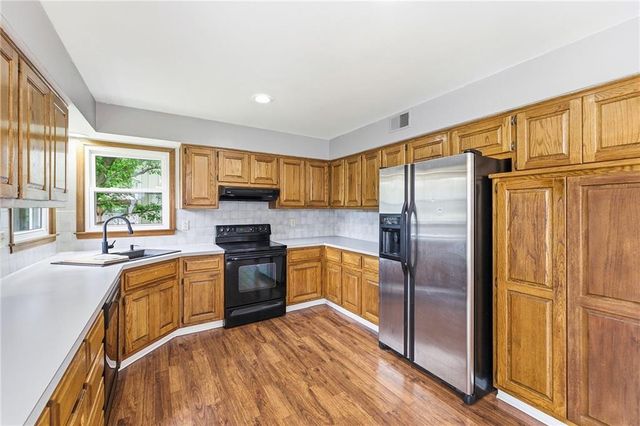 11811 Slater Street, Overland Park, KS 66210