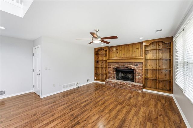 11811 Slater Street, Overland Park, KS 66210