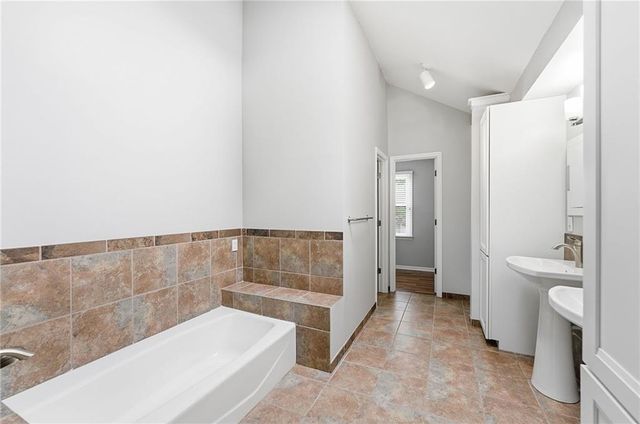 11811 Slater Street, Overland Park, KS 66210