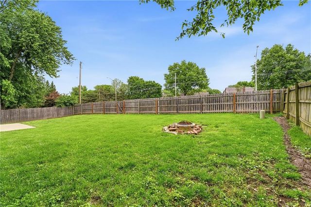11811 Slater Street, Overland Park, KS 66210