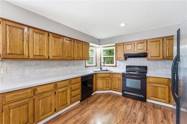 11811 Slater Street, Overland Park, KS 66210