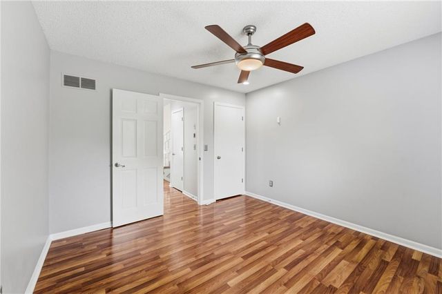 11811 Slater Street, Overland Park, KS 66210