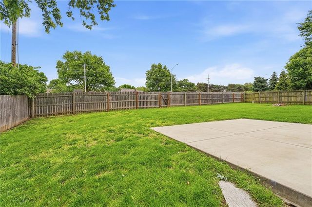 11811 Slater Street, Overland Park, KS 66210