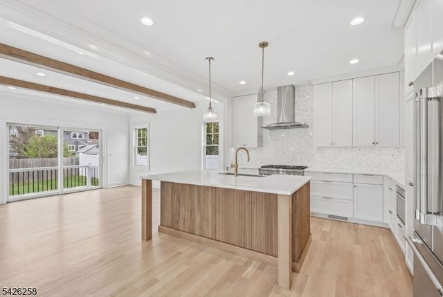 4 Shadylawn Dr, Madison Boro, NJ 07940